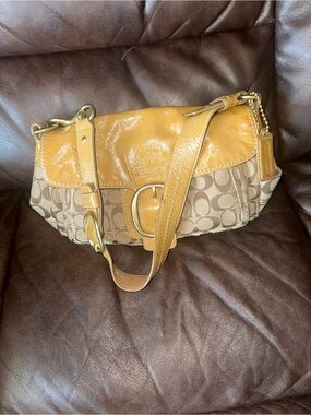 vintage y2k Coach Soho Signature Buckle Flap Shoulder Bag